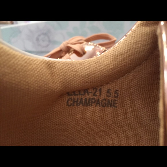 Via Pinky Rose Gold Metallic sneakers size 5.5 - Picture 4 of 5